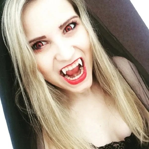 Automatic Retractable Vampire Fangs-Comfortable & Realistic