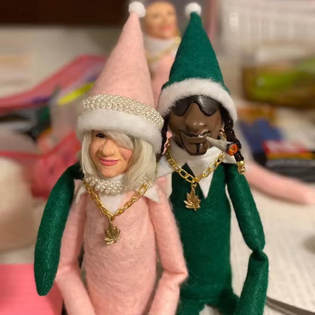 Christmas Gift Snoop On A Stoop Christmas Elf Doll