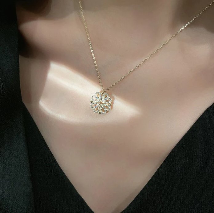 Lucky Heart Necklace And SIX ROSES