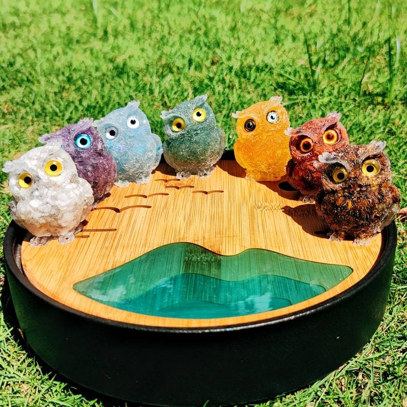 NATURAL CRYSTAL GEMSTONE OWL