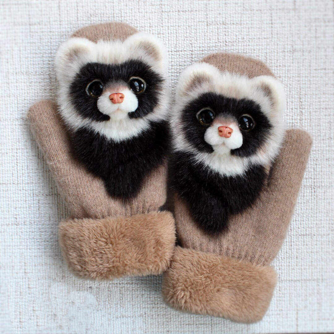 Pincusty Hand-knitted animal Mittens