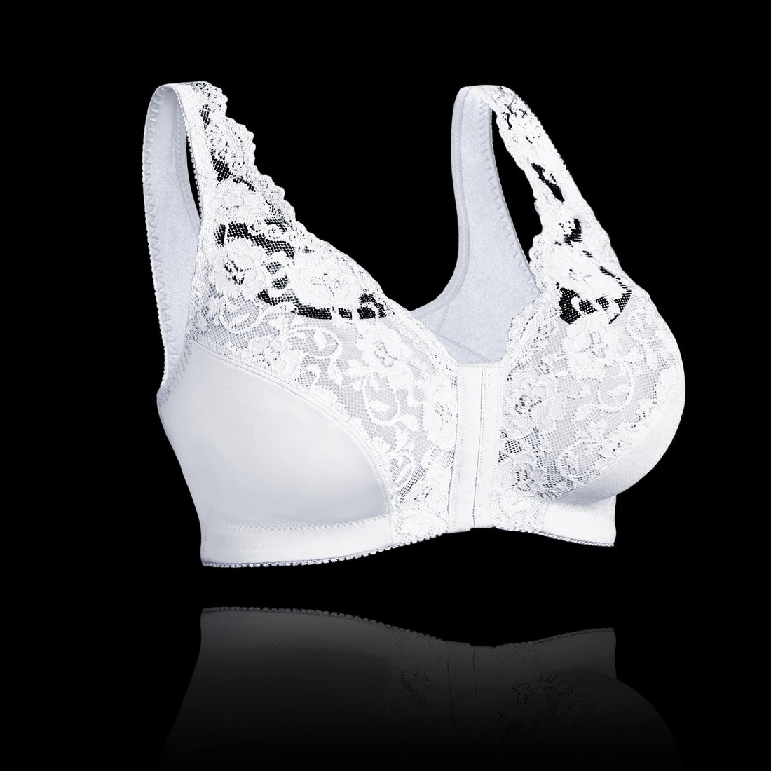 Front hooks, stretch-lace, super-lift, and posture correction – ALL IN ONE BRA