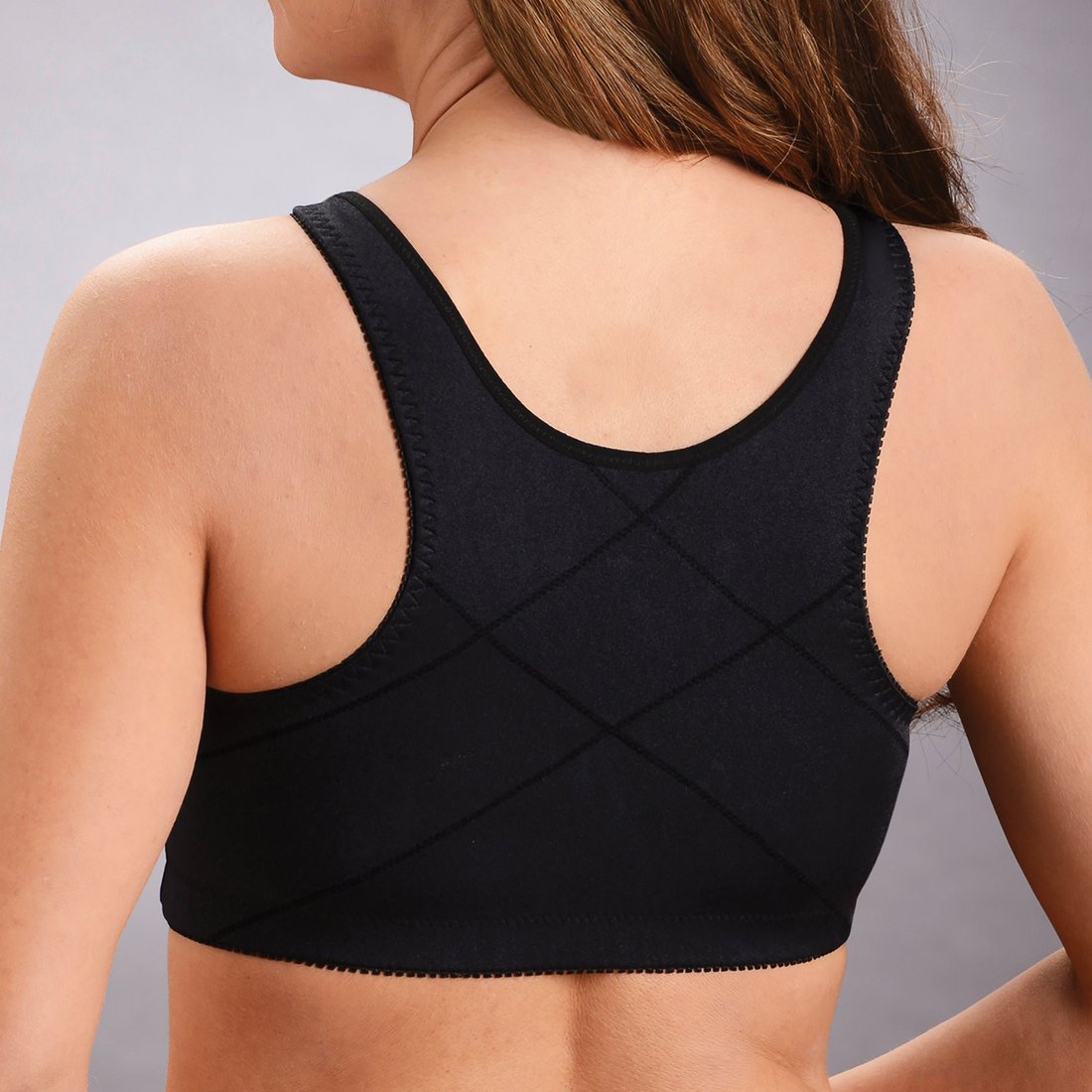 Front hooks, stretch-lace, super-lift, and posture correction – ALL IN ONE BRA