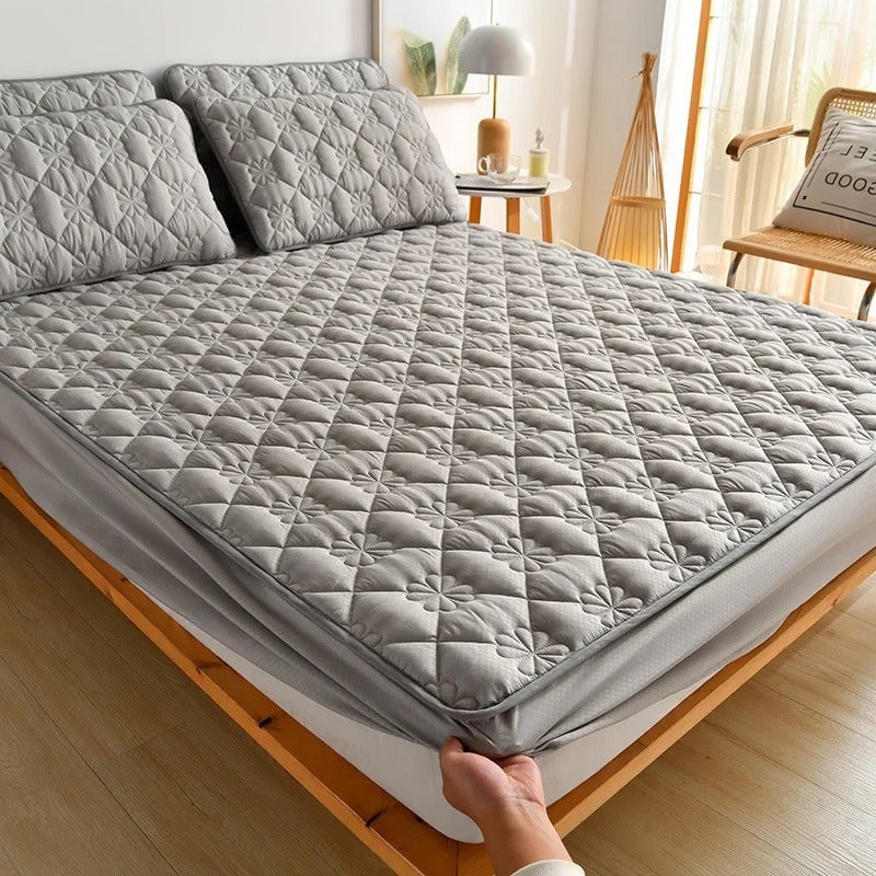 Latest Breathable Silky Mattress Cover