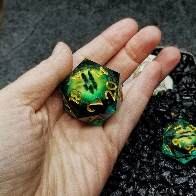 Lifelike Green Dragon Eye Dice