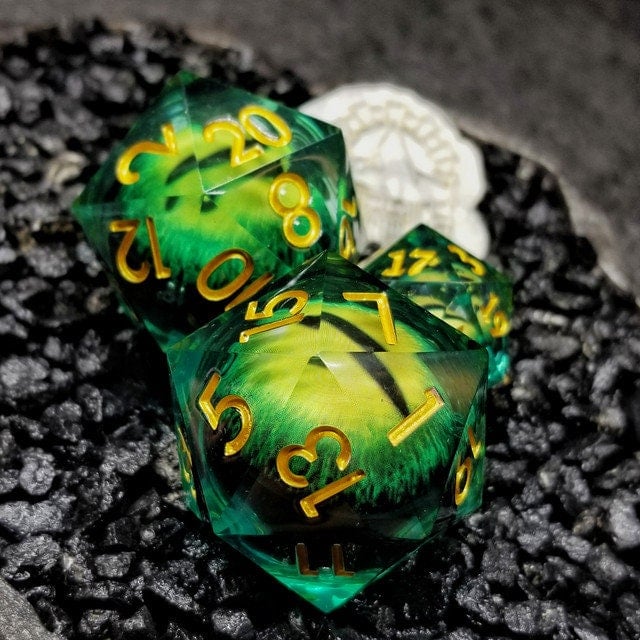 Lifelike Green Dragon Eye Dice