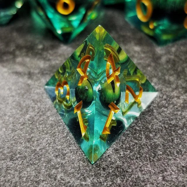 Lifelike Green Dragon Eye Dice Set