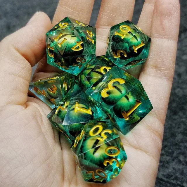 Lifelike Green Dragon Eye Dice Set