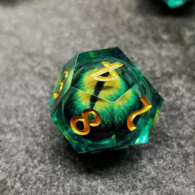 Lifelike Green Dragon Eye Dice Set