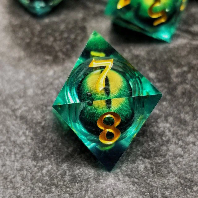 Lifelike Green Dragon Eye Dice Set