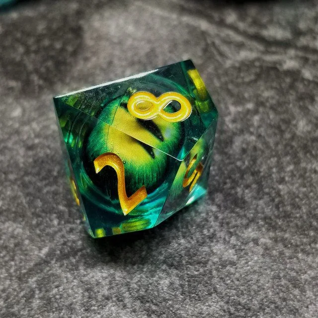 Lifelike Green Dragon Eye Dice Set