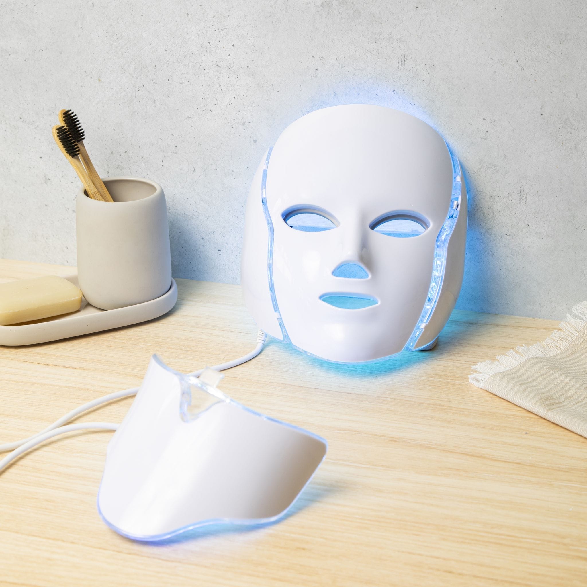 Wrinkle Clearing Light Therapy Face & Neck Mask