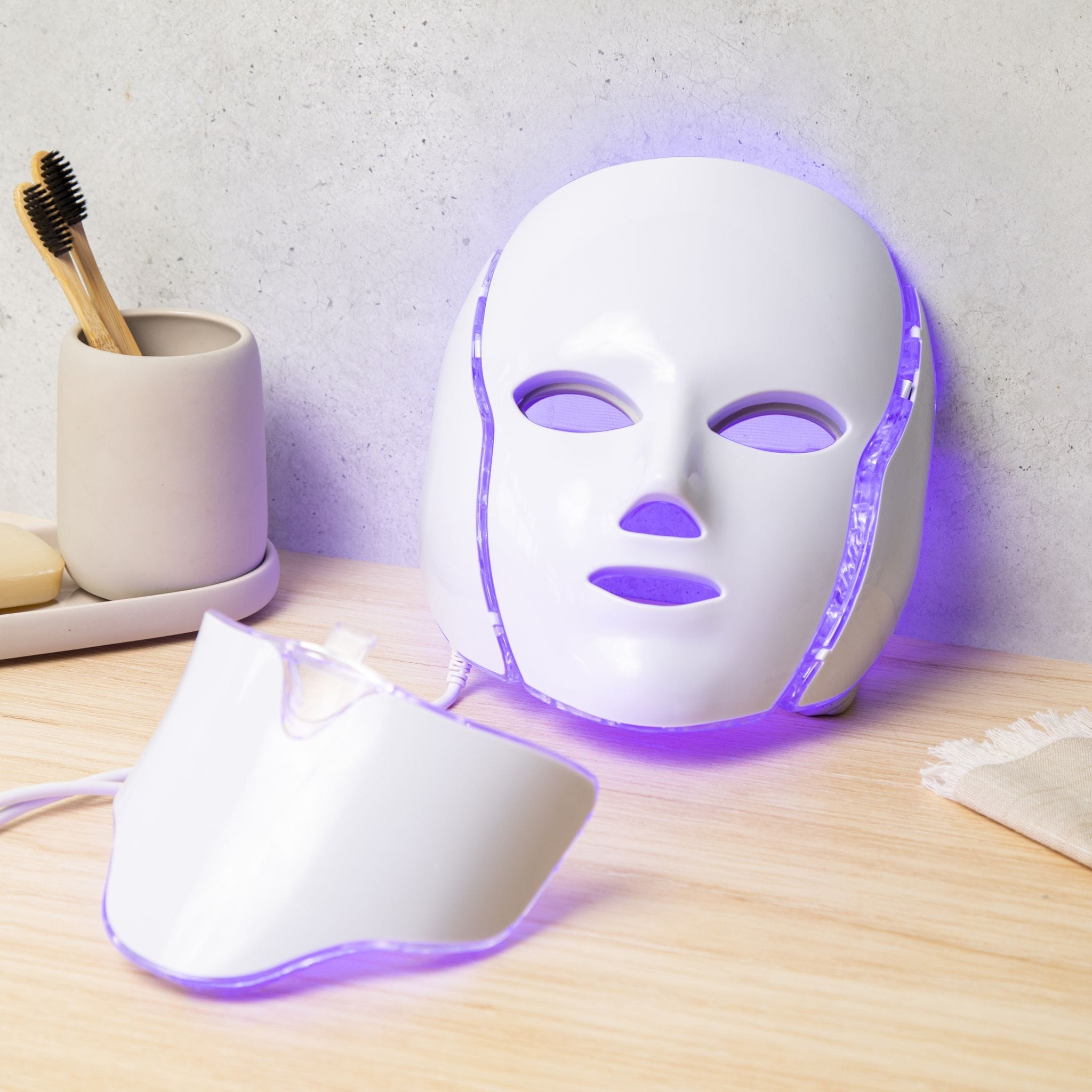 Wrinkle Clearing Light Therapy Face & Neck Mask