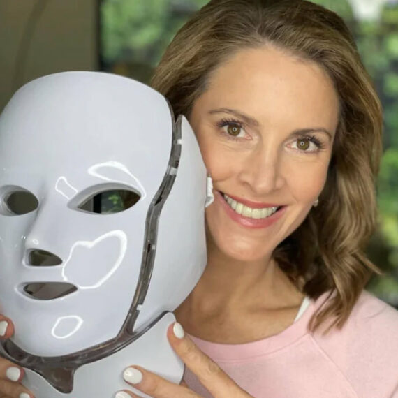 dermalight led light therapy face and neck mask