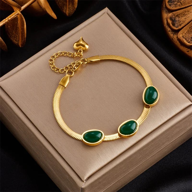 Emerald necklace earrings bracelet