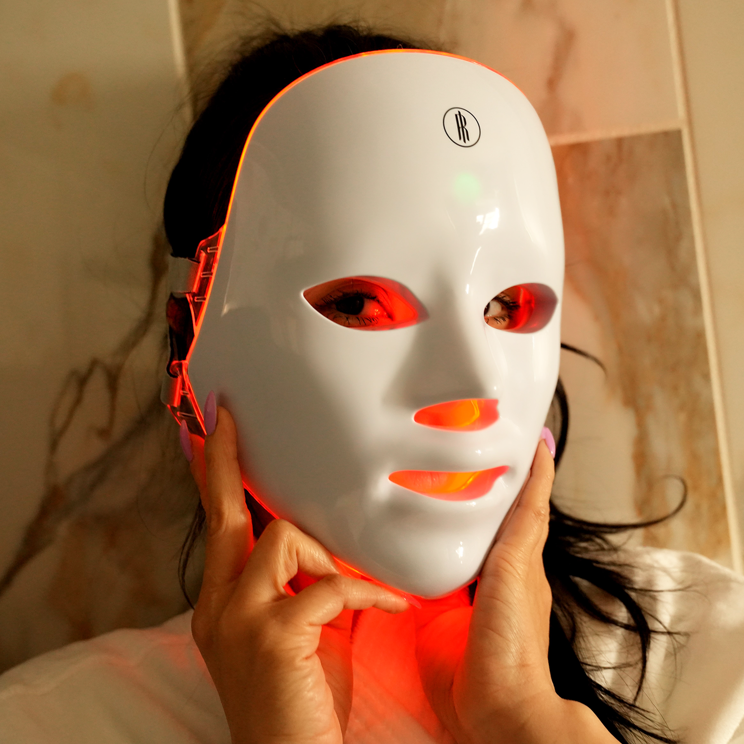 Wireless led light therapy mask