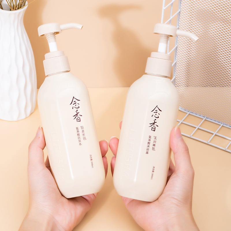 SAKURA JAPANESE SHAMPOO - JAPAN'S No. 1