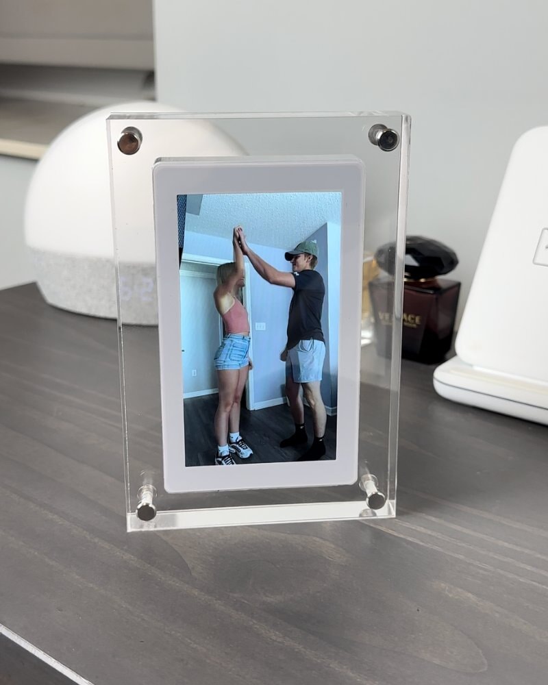 InfinityFrame - Video/Picture Frame