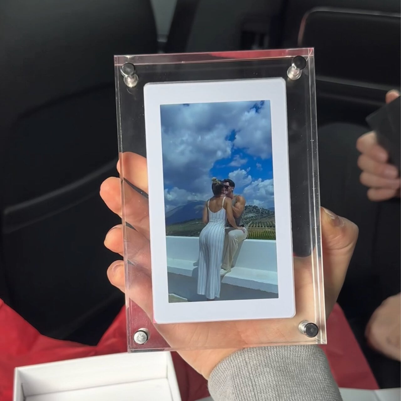 InfinityFrame - Video/Picture Frame