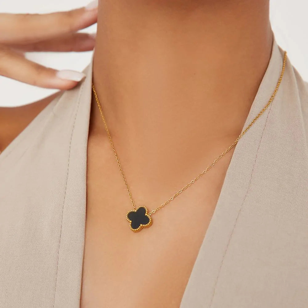 ZERVARA CLOVER NECKLACE