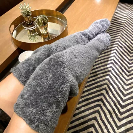 Cozy Fluff - Premium Fuzzy Socks