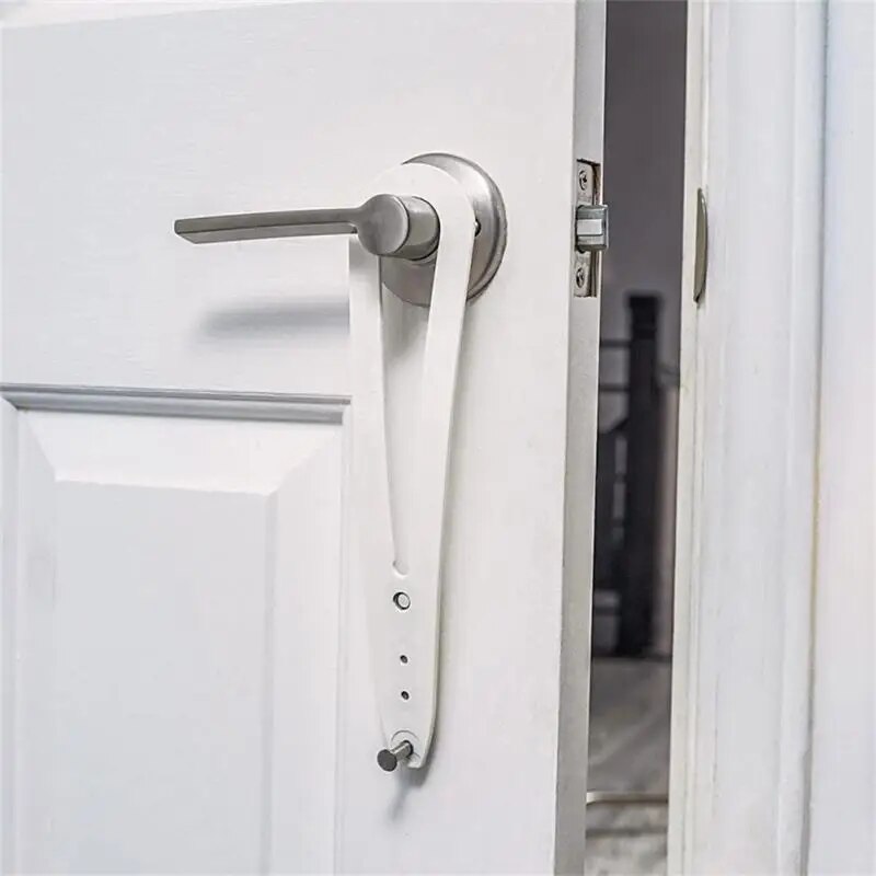 FlexLatch Cat Door Holder