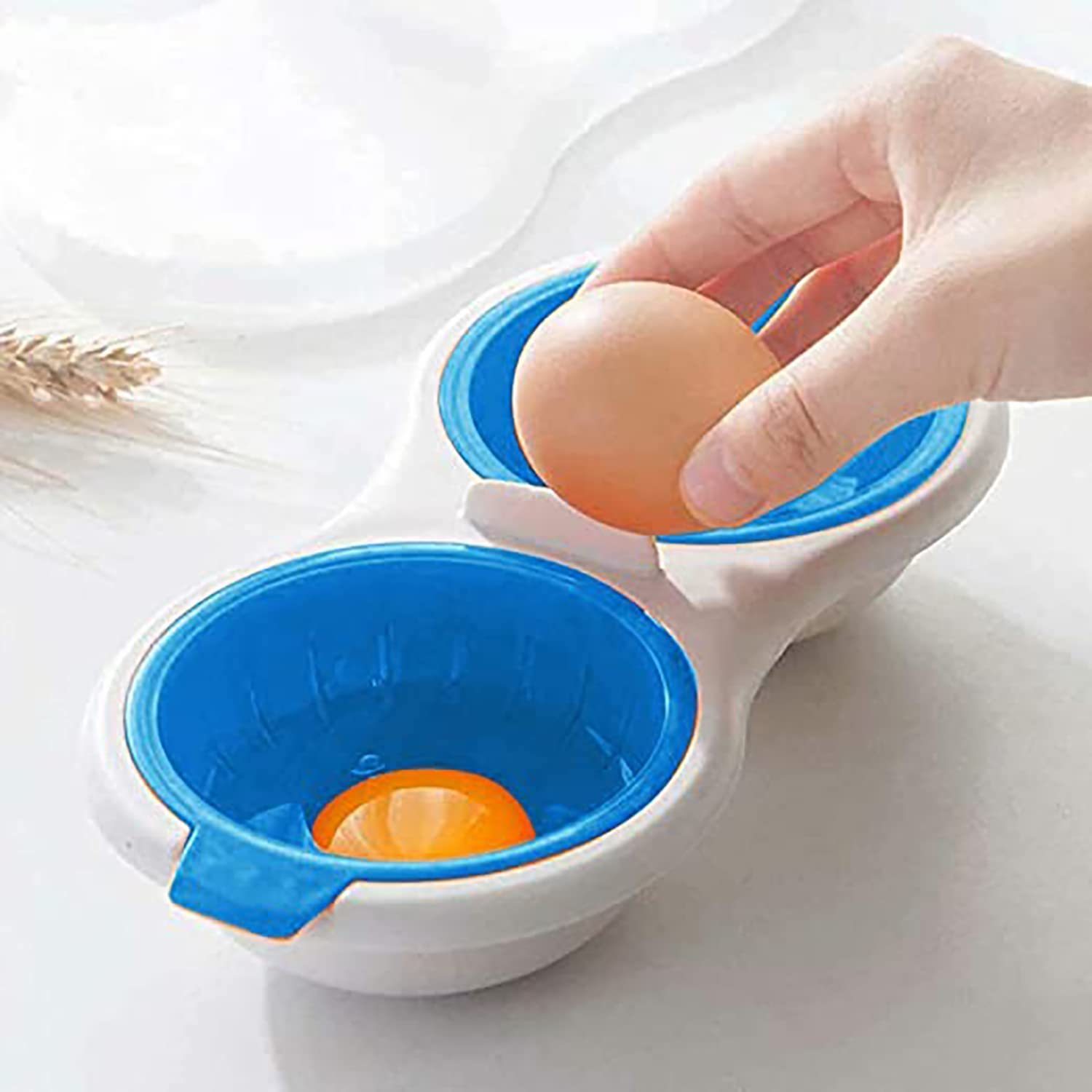 Portable egg cooker for microwave