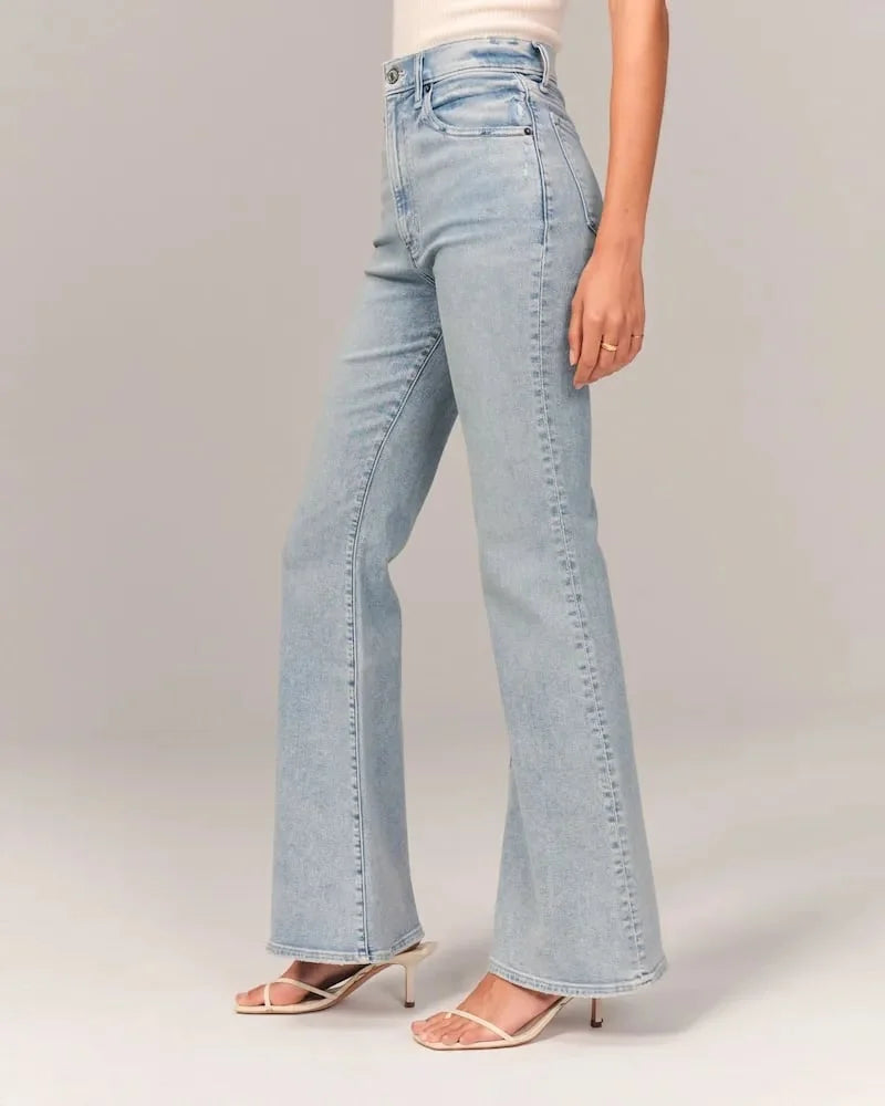 Stretched flared jeans high waist