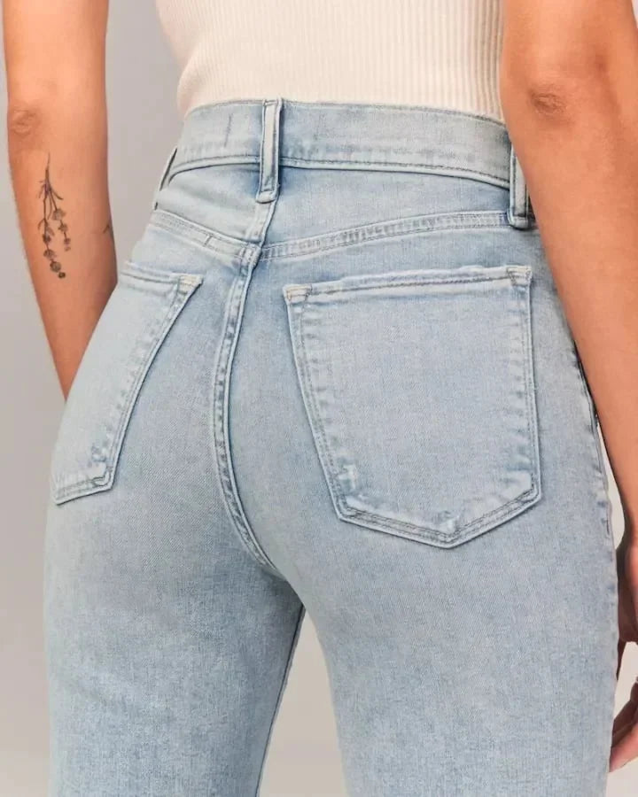 Stretched flared jeans high waist