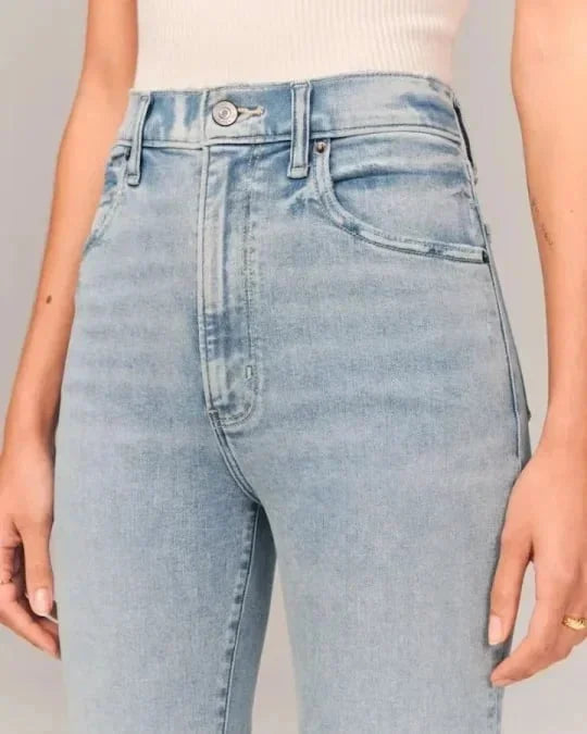 Stretched flared jeans high waist