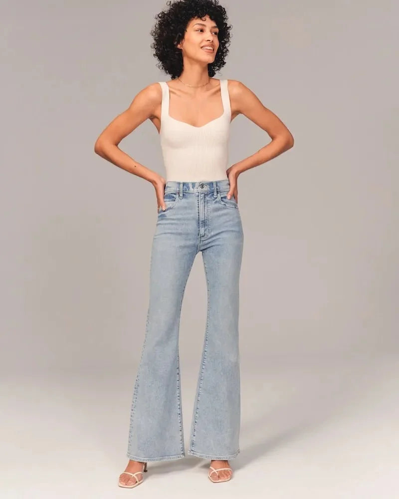 Stretched flared jeans high waist