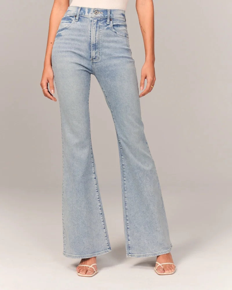 Stretched flared jeans high waist