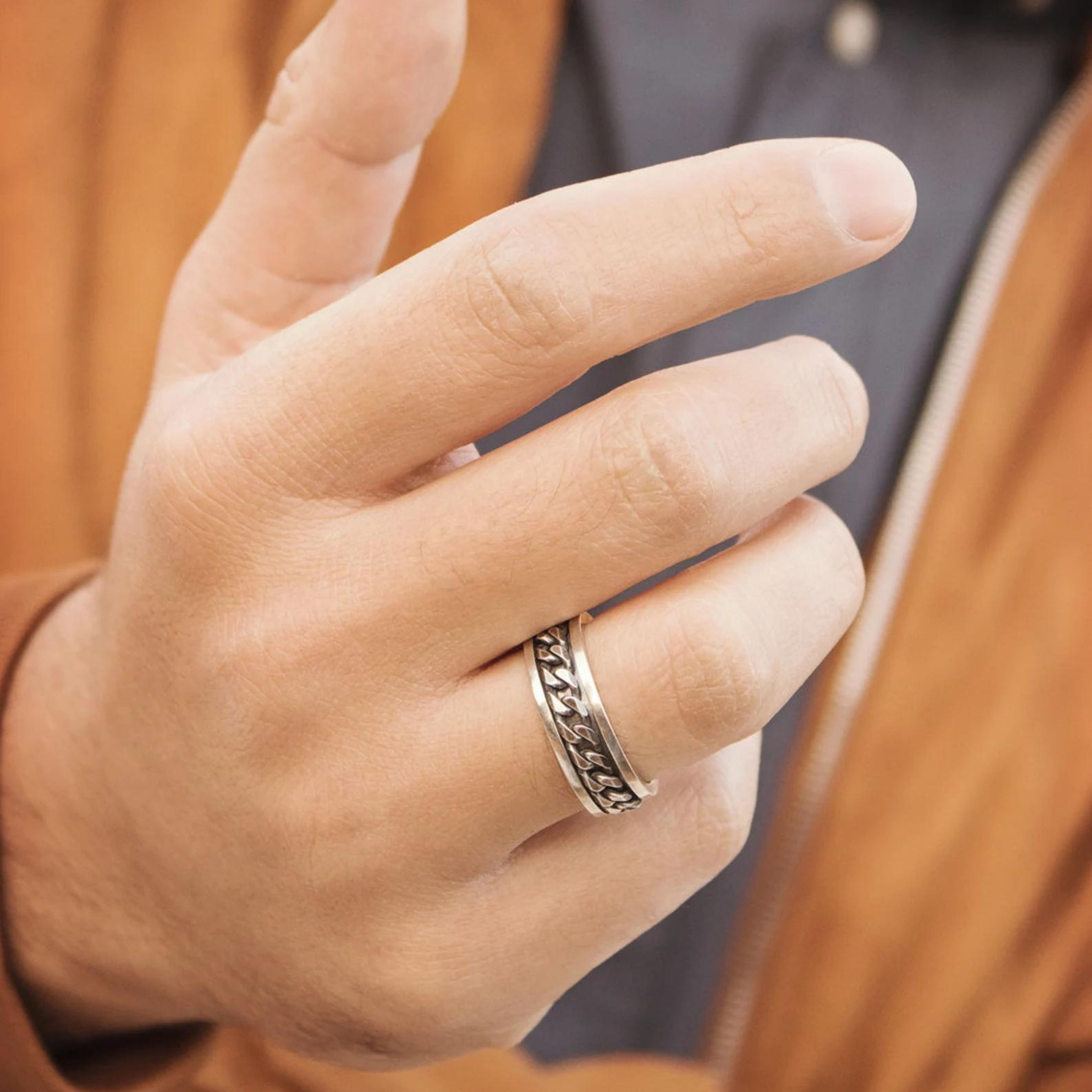 Subtle and Stylish Chain Link Ring (unisex)