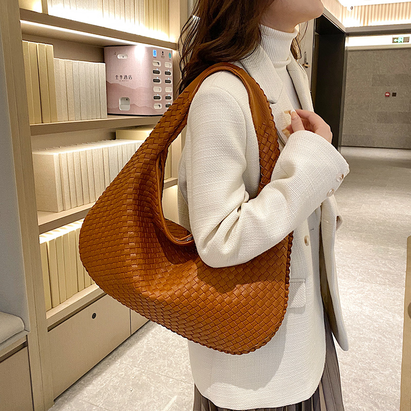 The Seleva Woven Bag