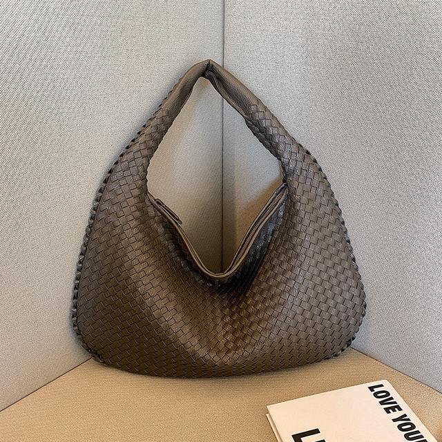 The Seleva Woven Bag