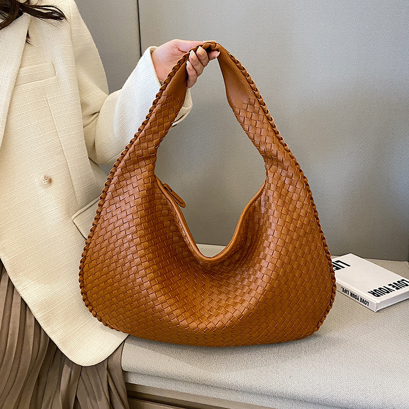 The Seleva Woven Bag