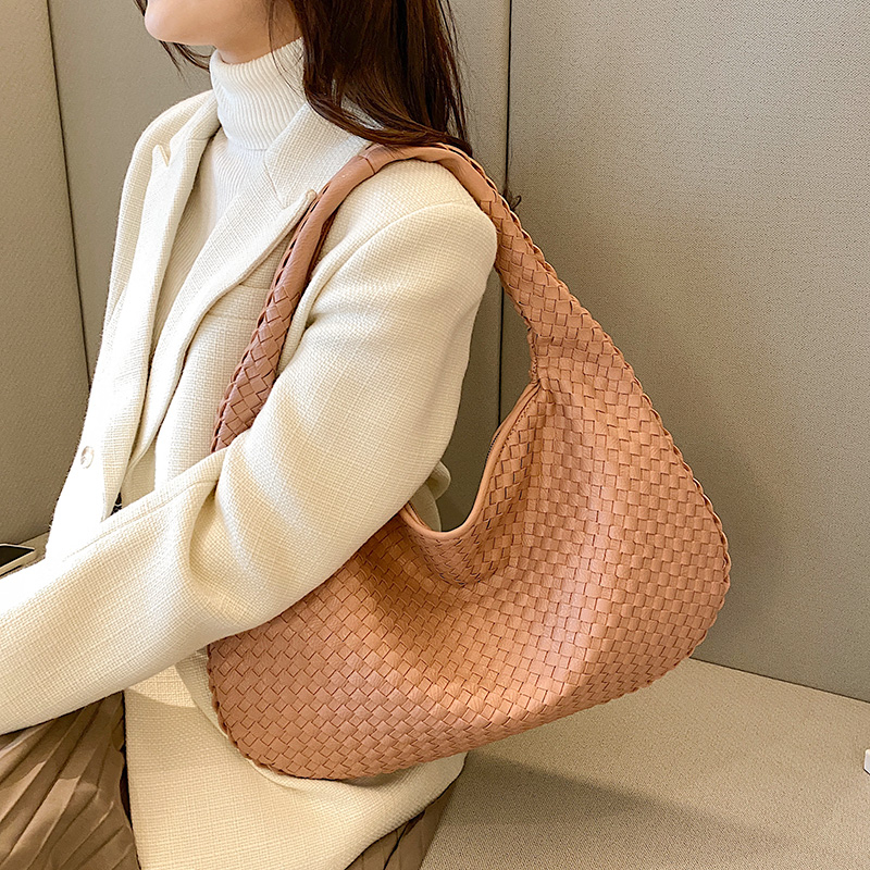 The Seleva Woven Bag