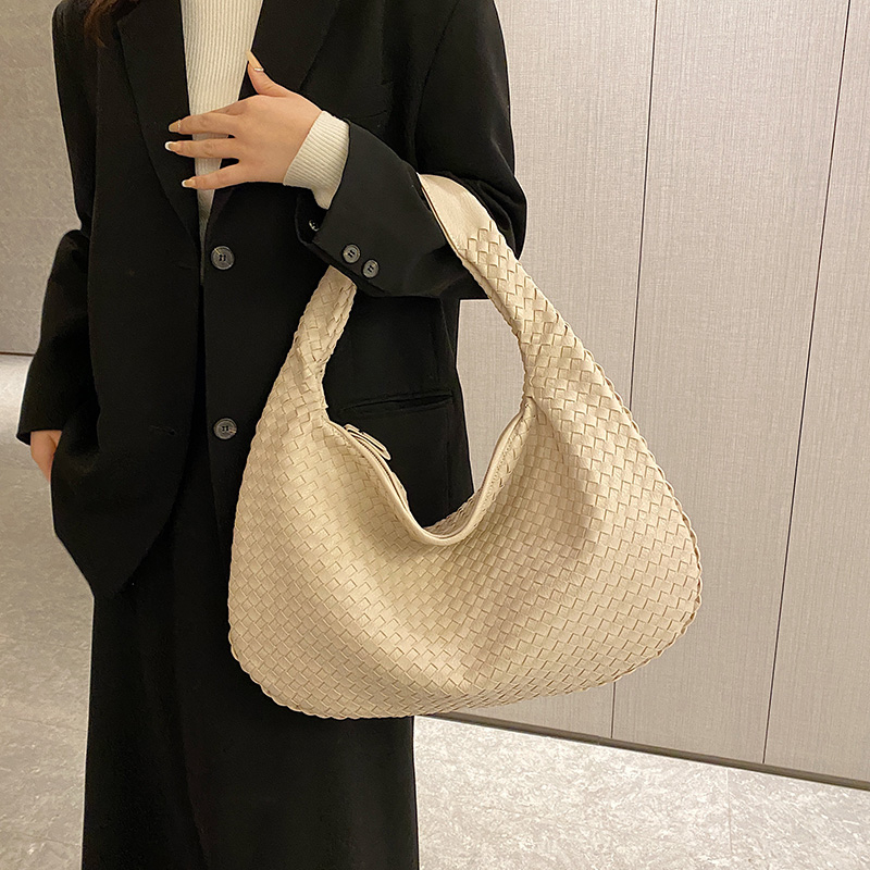 The Seleva Woven Bag