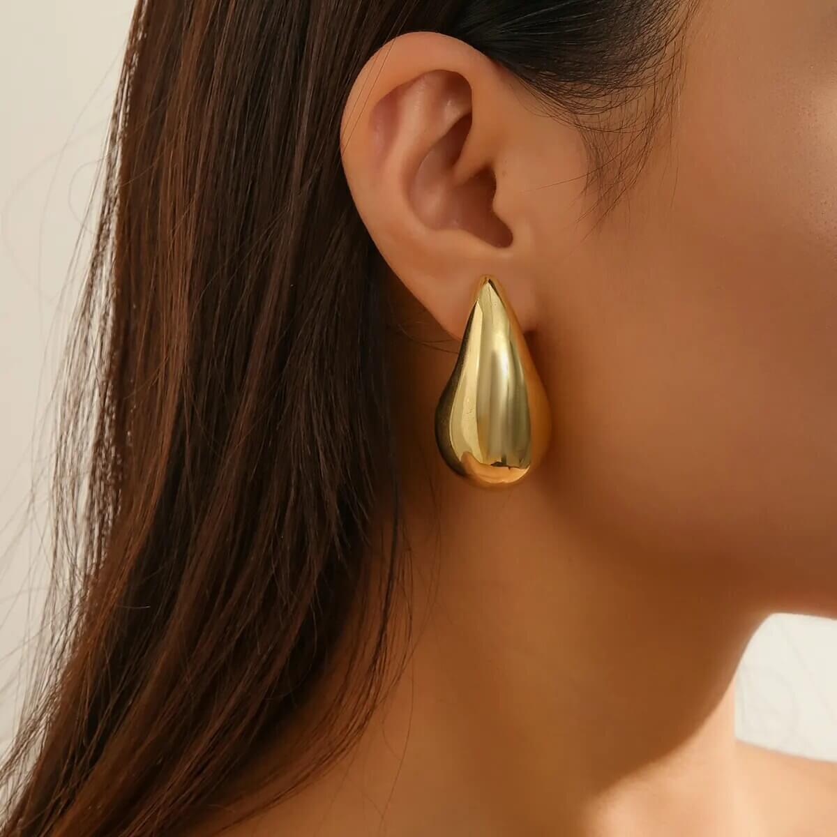 Vevall Teardrop Earrings