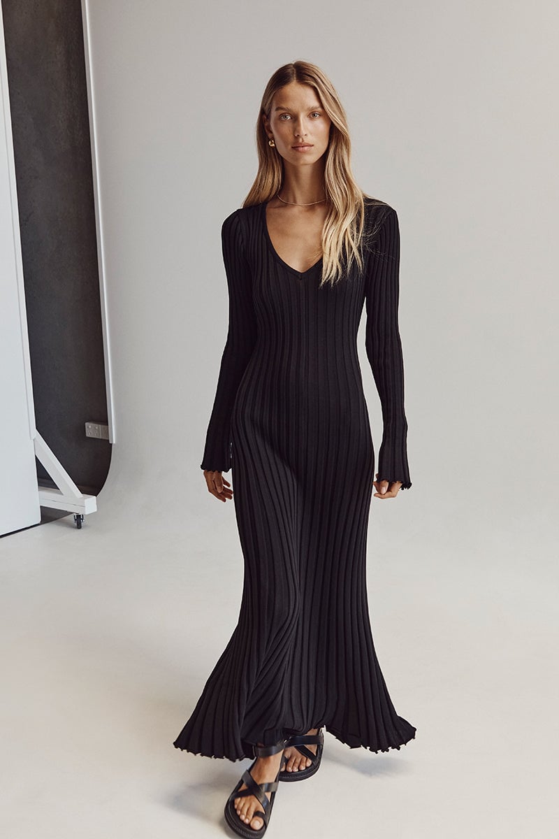 Crew Neck Sleeved Knit Midi Dress