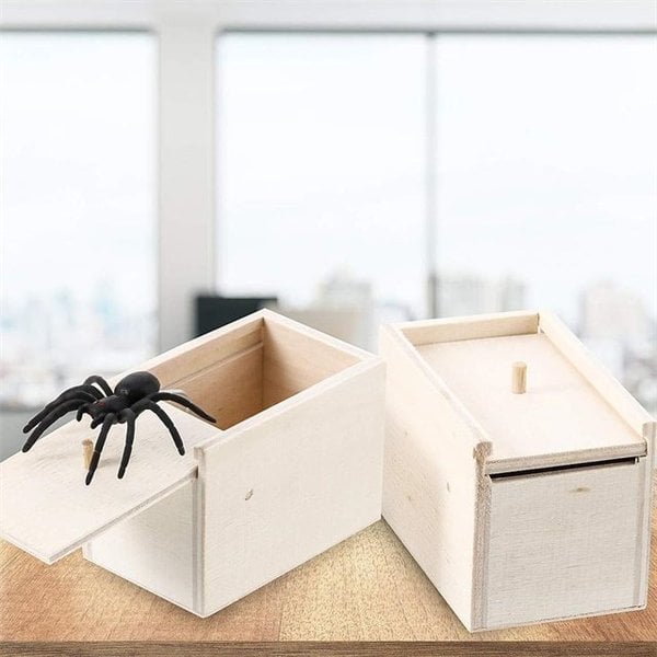 (2023 Hot Sale) Super Funny Crazy Prank Gift Box Spider - Special gifts for friends/family!