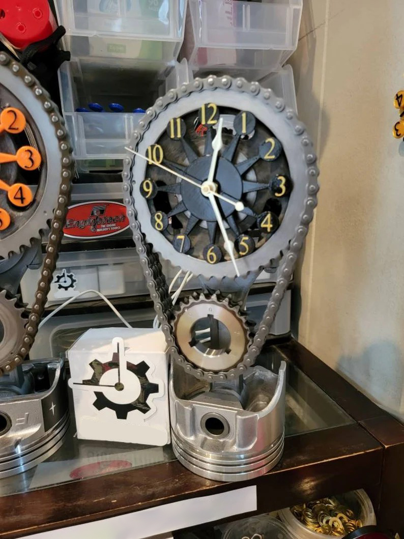 Orbmno Handmade Motorized Rotating Chain Clock