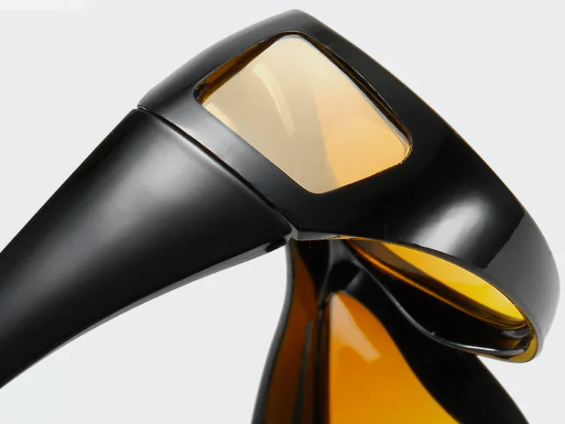 Headlight Glasses with "GlareCut" Technology