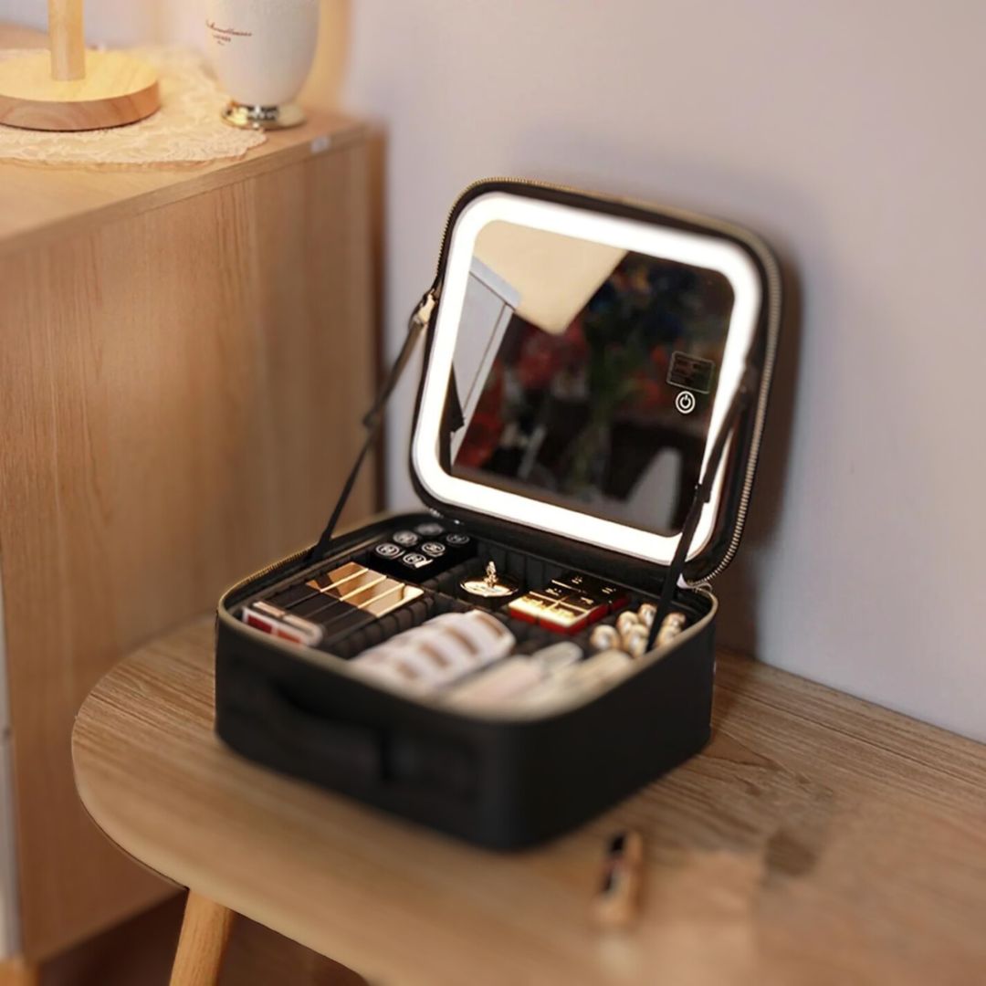 Lumina Beauty Case