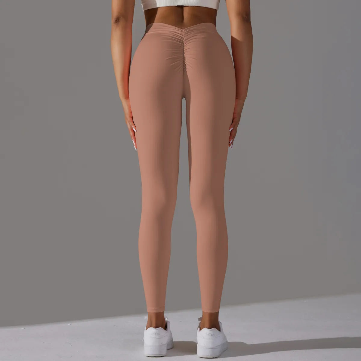 Sculpting V-Back Leggings