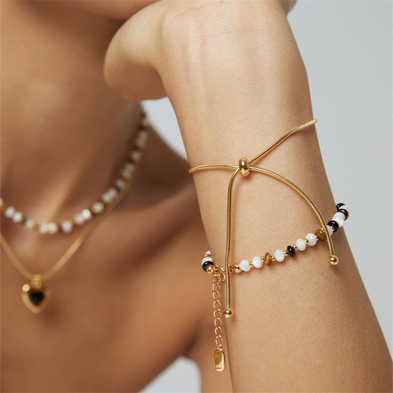 Simple And Versatile Stackable Set