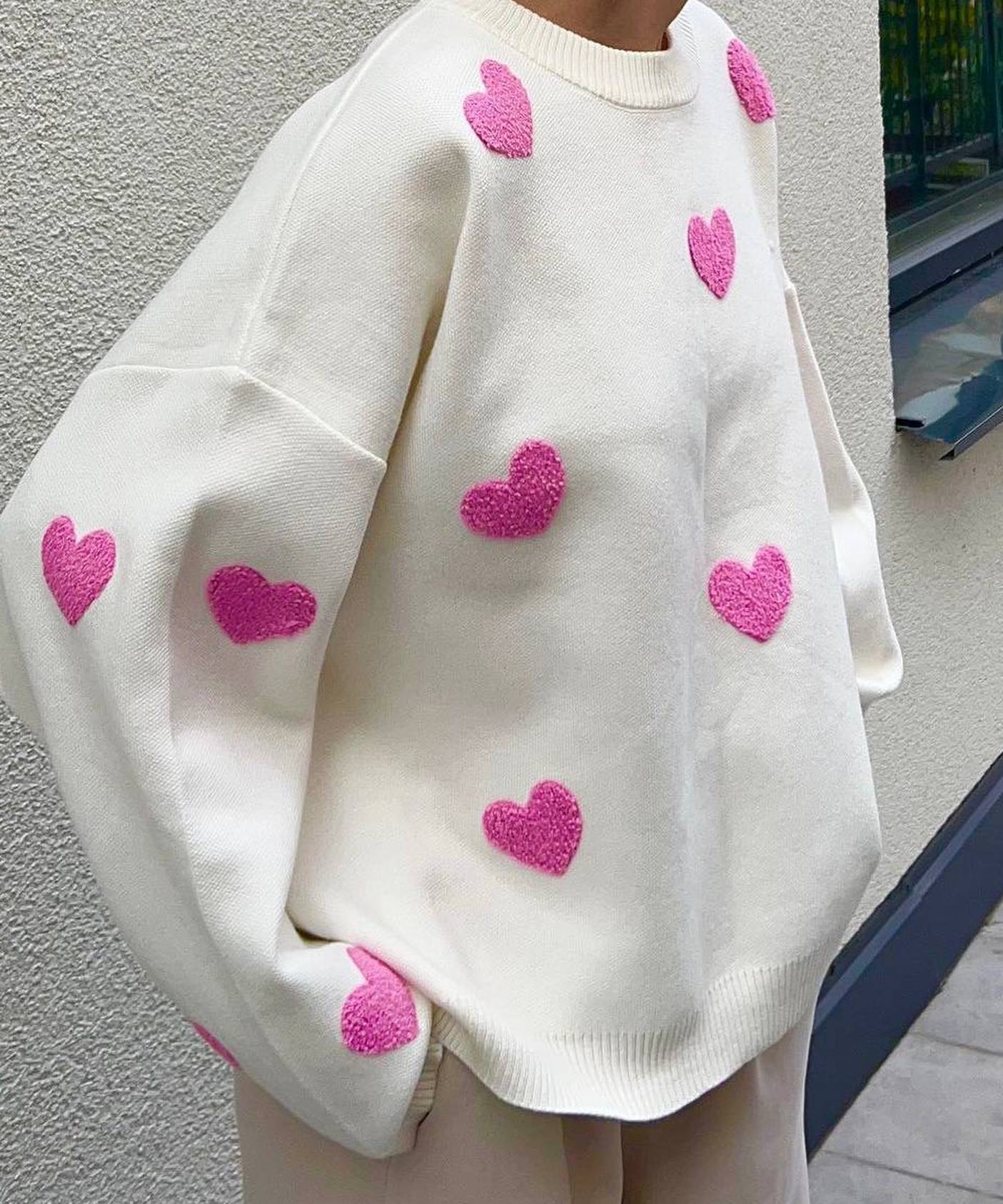 Oversized Hearts Embroidered pullover "Lisa"