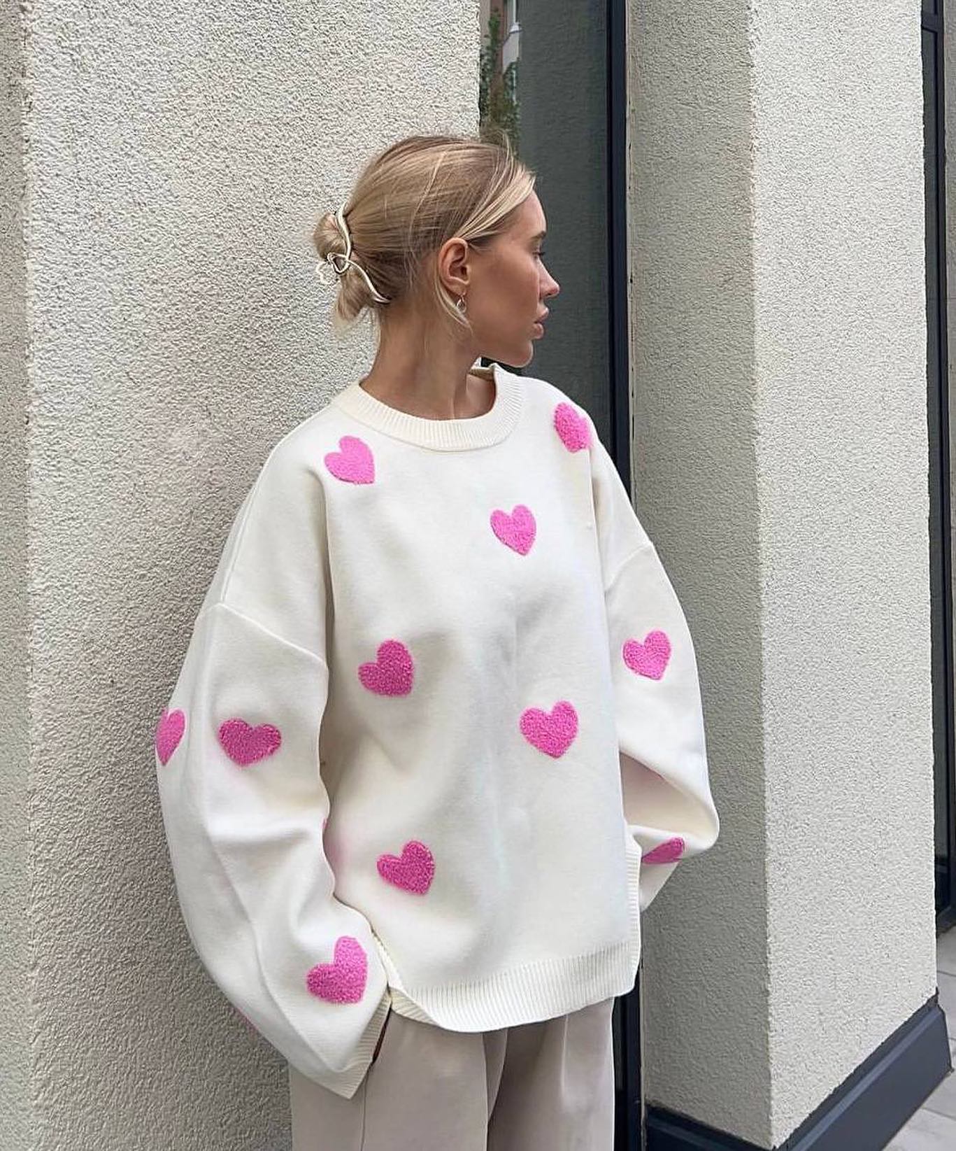 Oversized Hearts Embroidered pullover "Lisa"