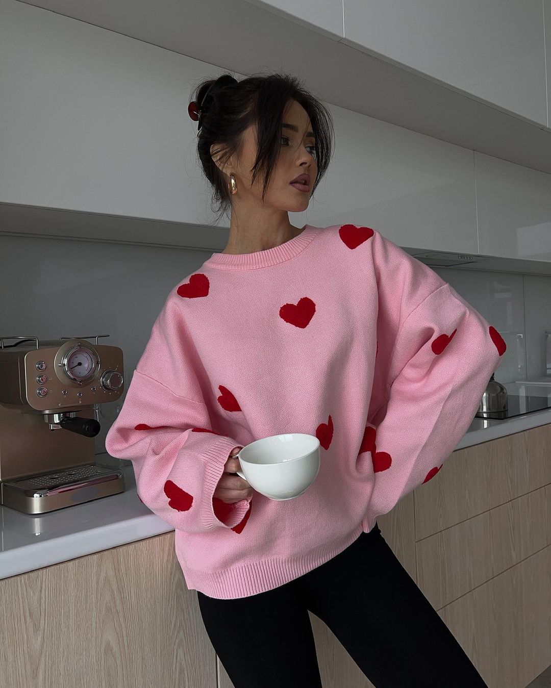 Oversized Hearts Embroidered pullover "Lisa"