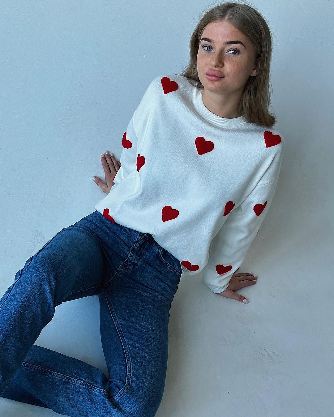 Oversized Hearts Embroidered pullover "Lisa"